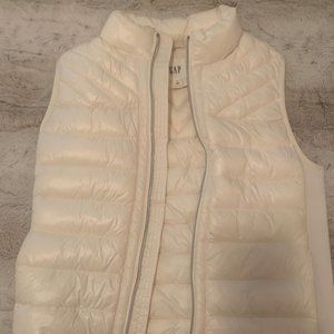 Cream puffy vest- GAP